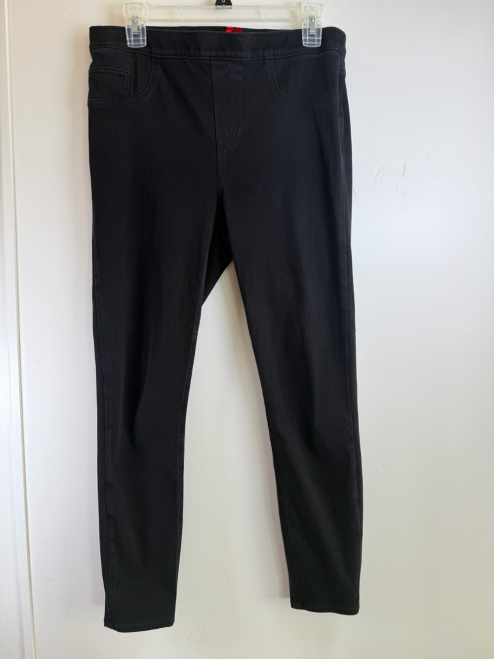 SPANX Black Pull On Skinny Pants Size Large Stretch Shaping Jeggings